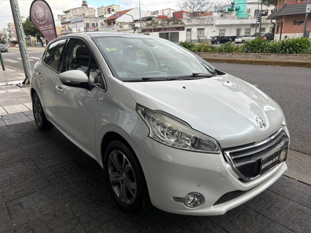 Peugeot 208 Feline Pack Cuir — foto 16
